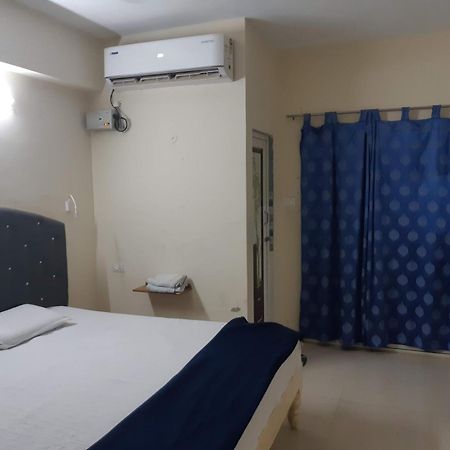 Srinivasa Hotel Tirupati Extérieur photo