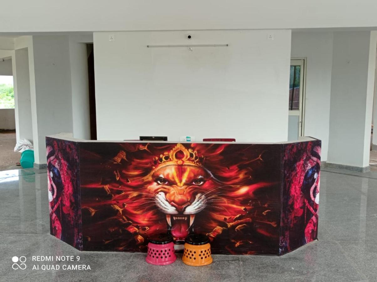 Srinivasa Hotel Tirupati Extérieur photo
