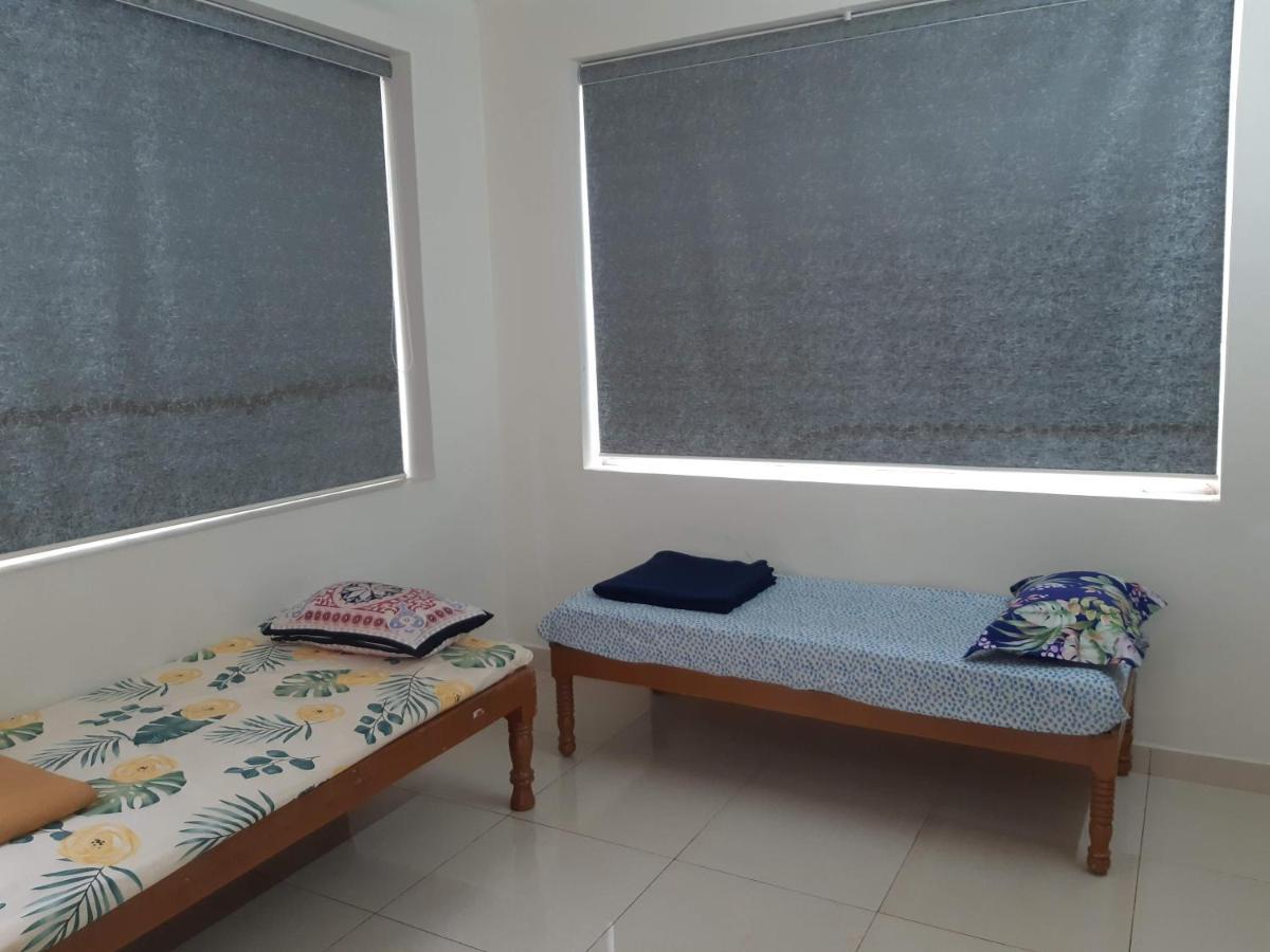 Srinivasa Hotel Tirupati Extérieur photo